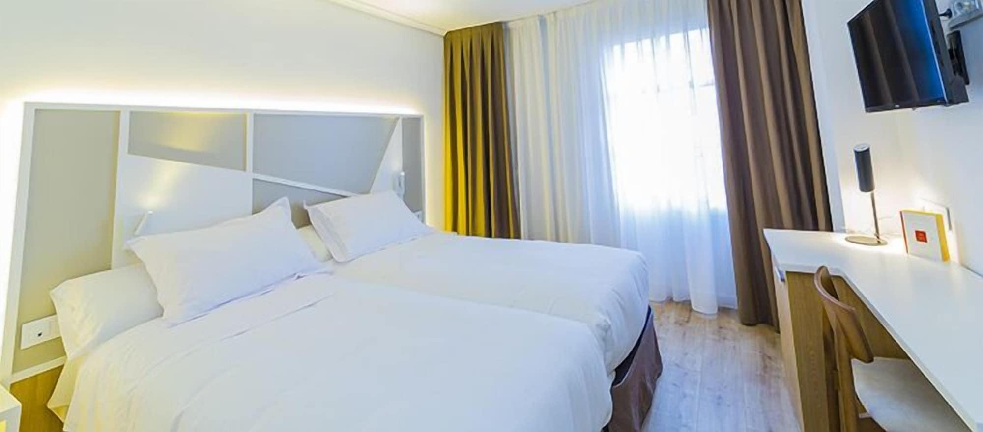 Hospedium Hotel Canitas Maite Gastronomico กาซาส อิวาเญส ภายนอก รูปภาพ