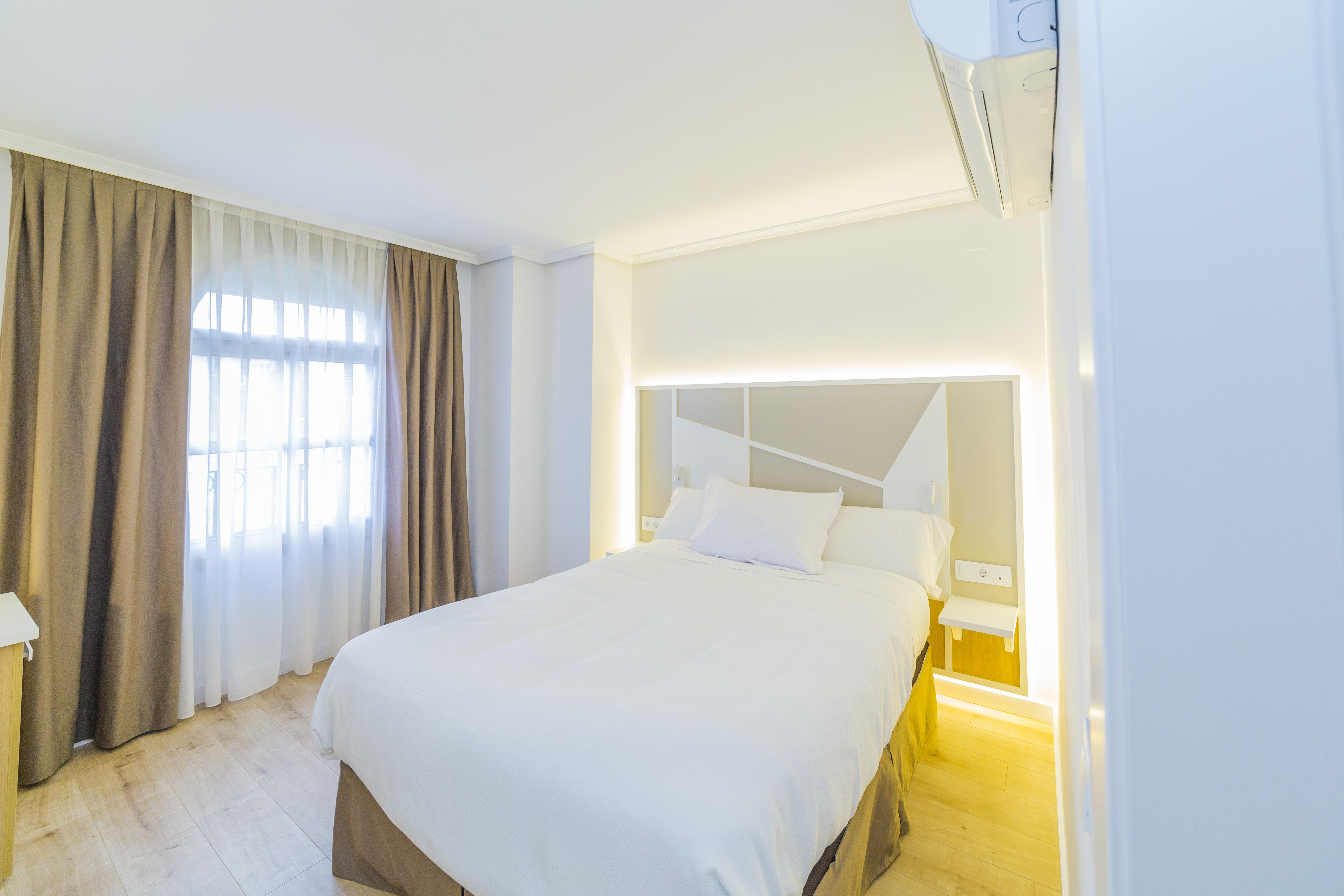 Hospedium Hotel Canitas Maite Gastronomico กาซาส อิวาเญส ภายนอก รูปภาพ