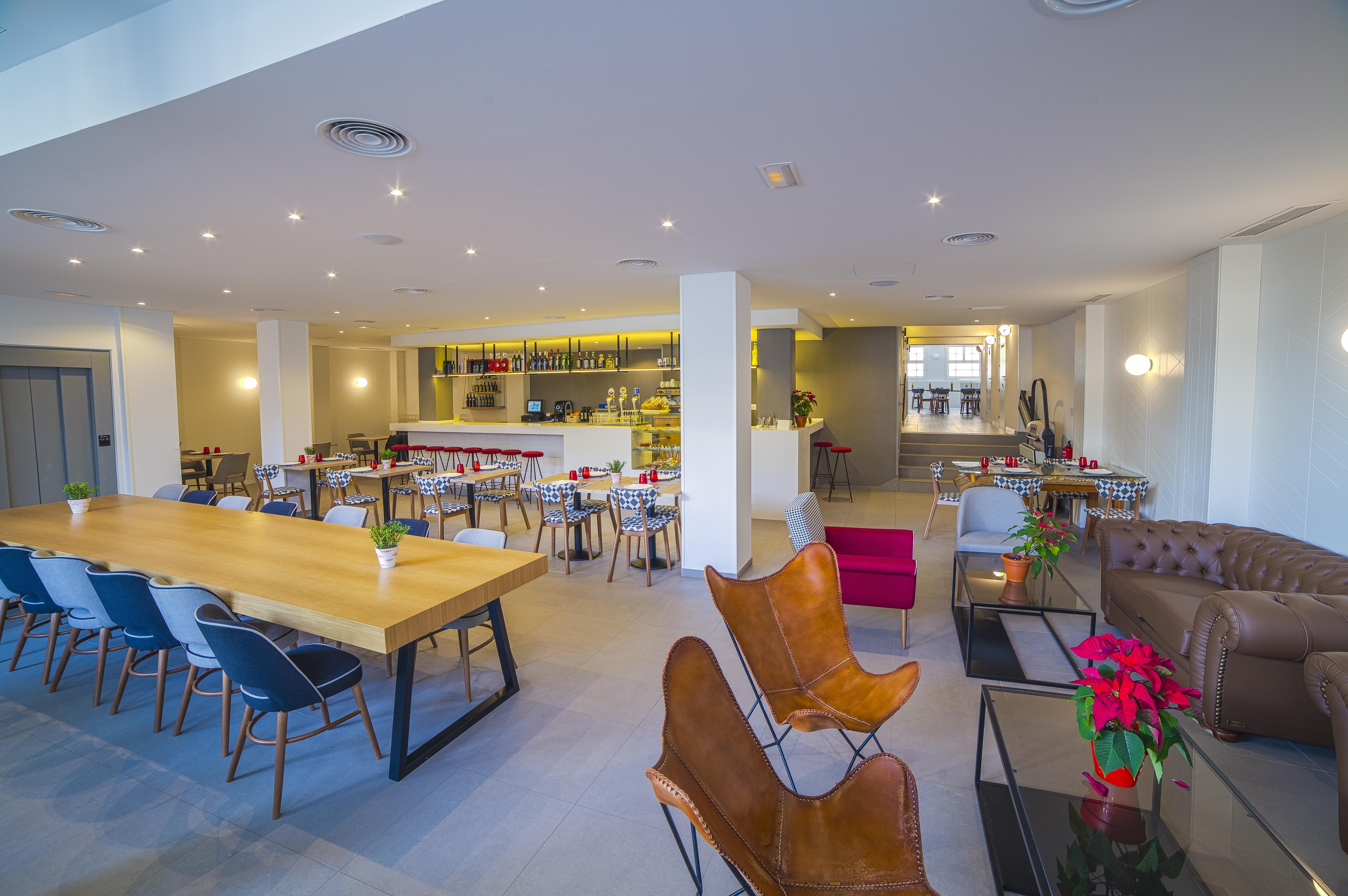 Hospedium Hotel Canitas Maite Gastronomico กาซาส อิวาเญส ภายนอก รูปภาพ