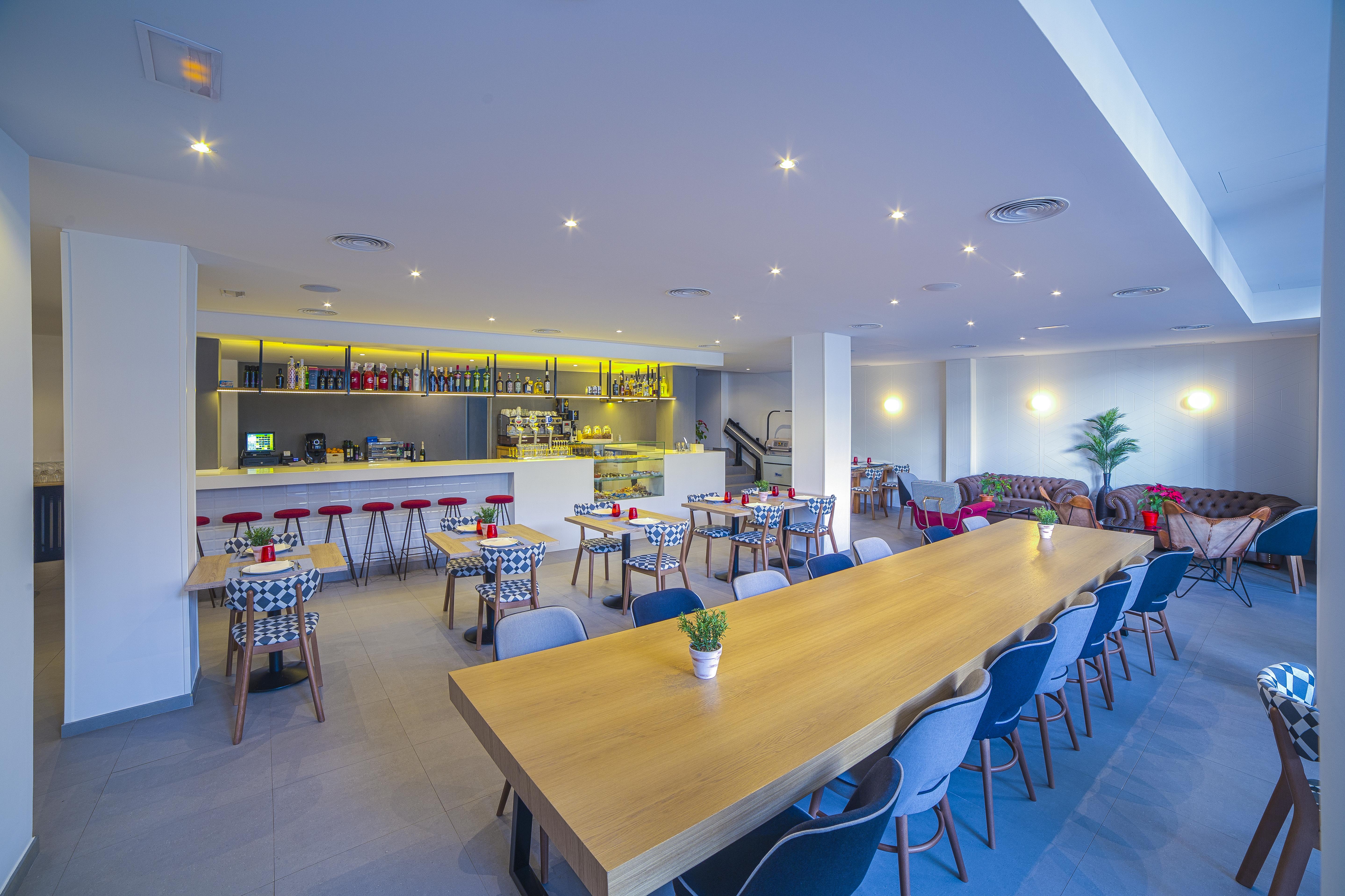 Hospedium Hotel Canitas Maite Gastronomico กาซาส อิวาเญส ภายนอก รูปภาพ