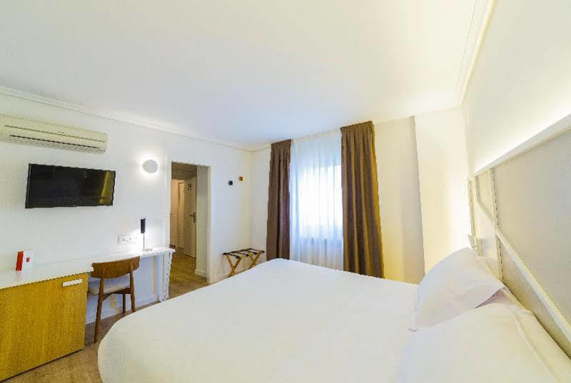 Hospedium Hotel Canitas Maite Gastronomico กาซาส อิวาเญส ภายนอก รูปภาพ
