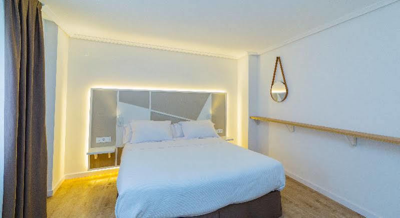 Hospedium Hotel Canitas Maite Gastronomico กาซาส อิวาเญส ภายนอก รูปภาพ