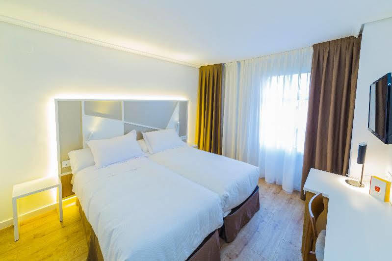 Hospedium Hotel Canitas Maite Gastronomico กาซาส อิวาเญส ภายนอก รูปภาพ